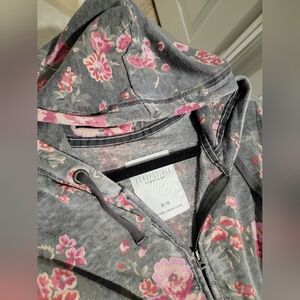 Aeropostale Y2k Women's Gray and Pink Floral Hoodie